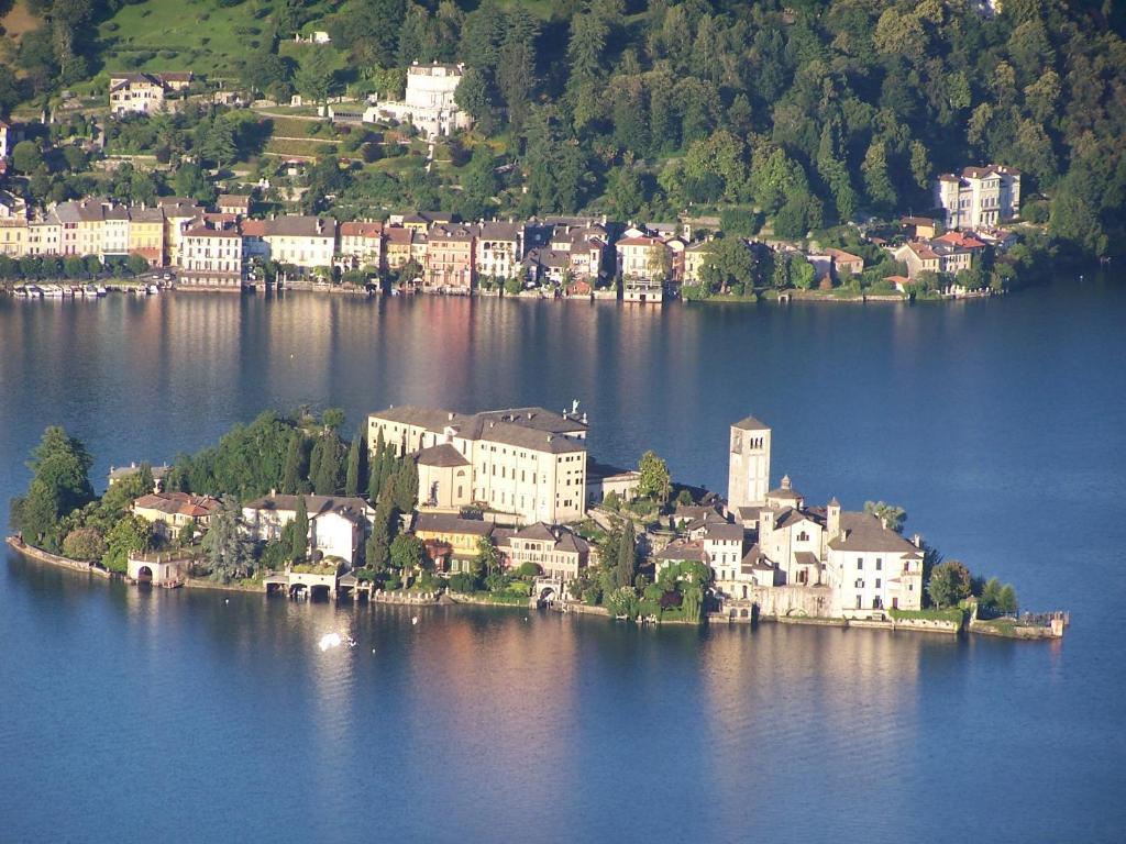 Hotel Panoramico Lago D'Orta (Adults Only) Madonna Del Sasso Екстериор снимка