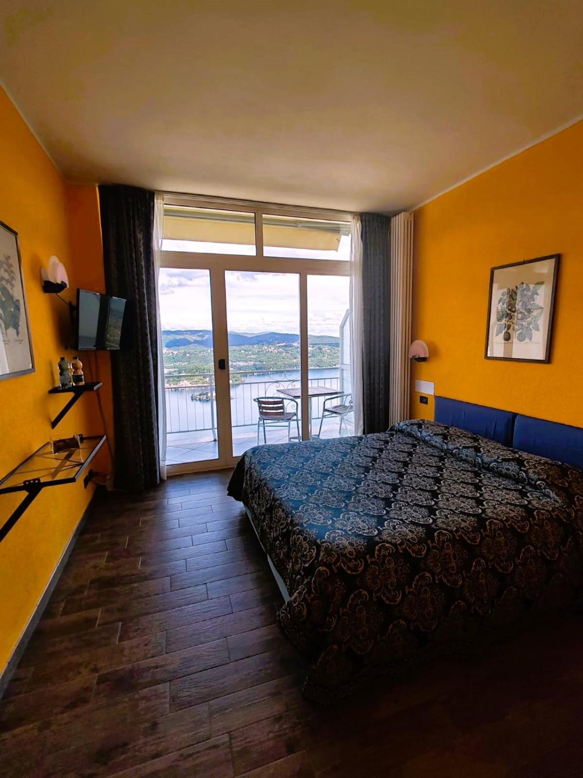 Hotel Panoramico Lago D'Orta (Adults Only) Madonna Del Sasso Екстериор снимка