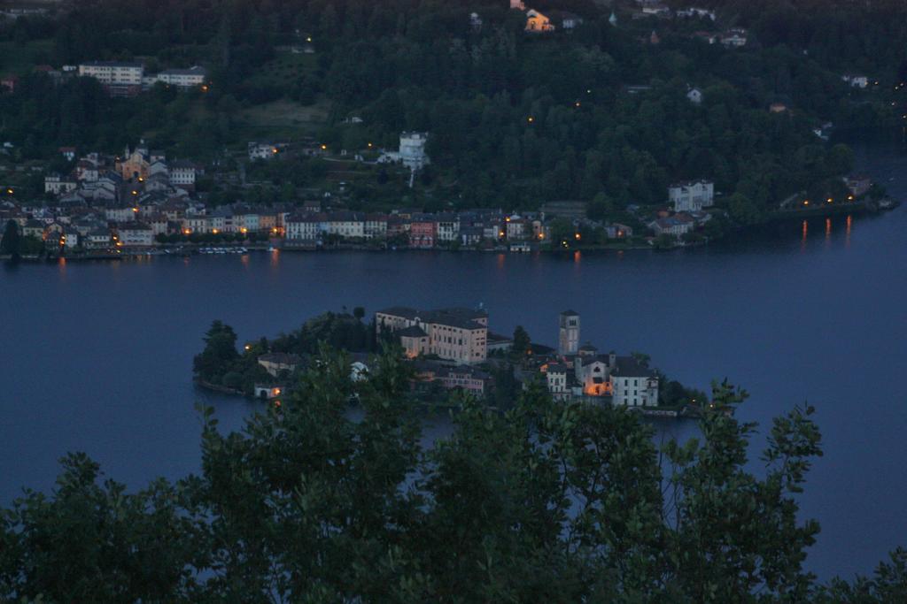 Hotel Panoramico Lago D'Orta (Adults Only) Madonna Del Sasso Екстериор снимка