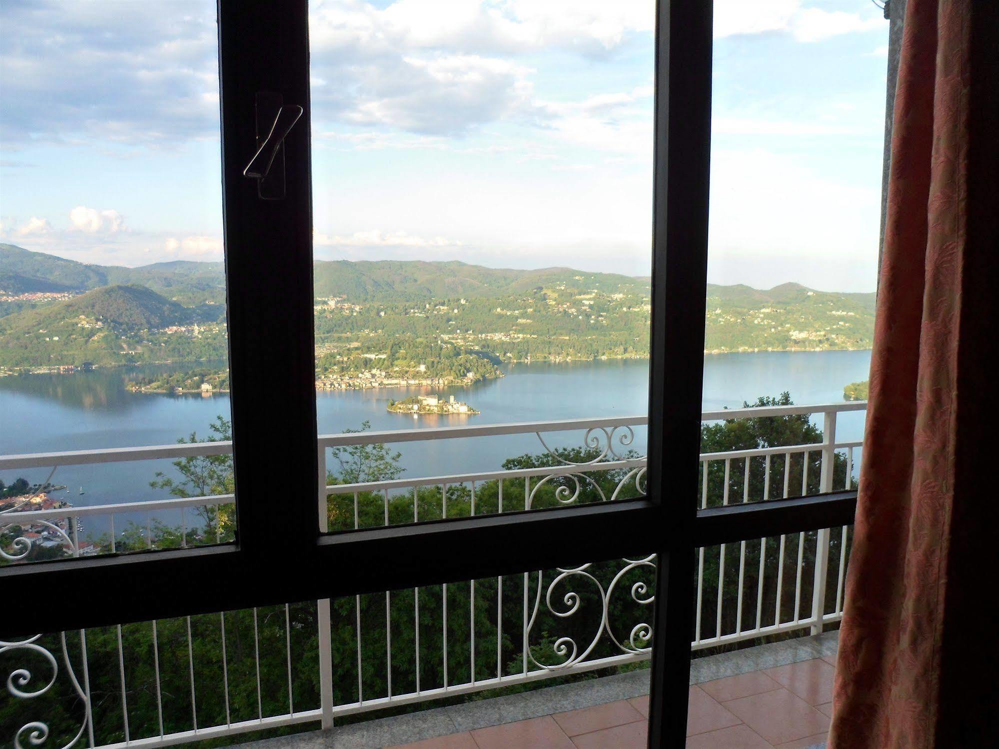 Hotel Panoramico Lago D'Orta (Adults Only) Madonna Del Sasso Екстериор снимка